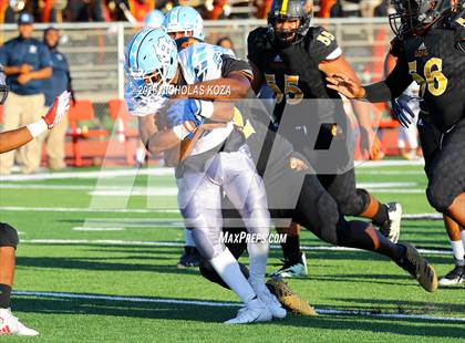Thumbnail 1 in Compton vs. Dominguez (Hub City Bowl II) photogallery.