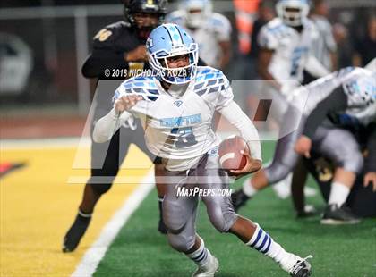 Thumbnail 3 in Compton vs. Dominguez (Hub City Bowl II) photogallery.