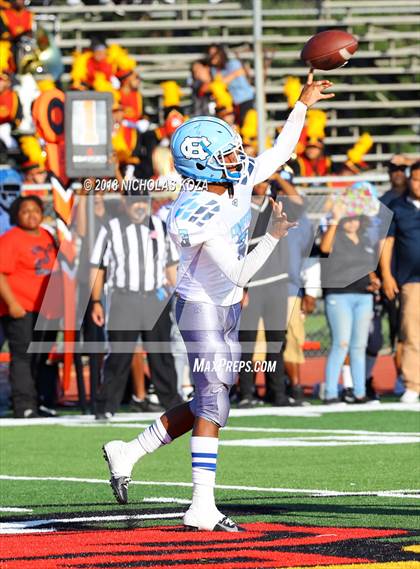 Thumbnail 2 in Compton vs. Dominguez (Hub City Bowl II) photogallery.