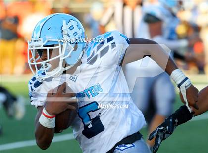 Thumbnail 2 in Compton vs. Dominguez (Hub City Bowl II) photogallery.