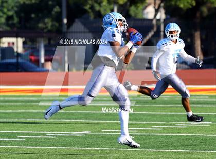 Thumbnail 2 in Compton vs. Dominguez (Hub City Bowl II) photogallery.
