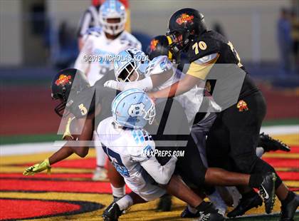 Thumbnail 3 in Compton vs. Dominguez (Hub City Bowl II) photogallery.