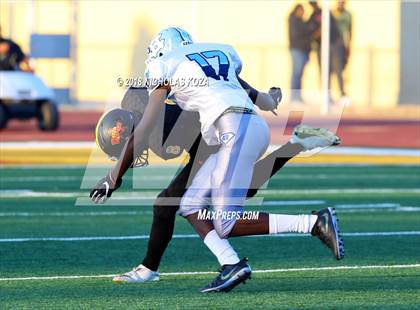 Thumbnail 1 in Compton vs. Dominguez (Hub City Bowl II) photogallery.