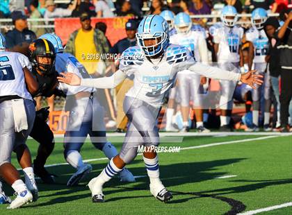 Thumbnail 2 in Compton vs. Dominguez (Hub City Bowl II) photogallery.