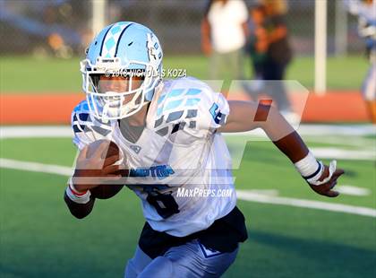 Thumbnail 2 in Compton vs. Dominguez (Hub City Bowl II) photogallery.