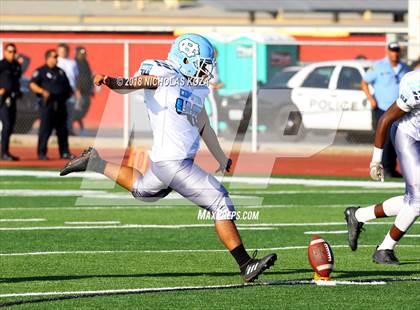 Thumbnail 1 in Compton vs. Dominguez (Hub City Bowl II) photogallery.