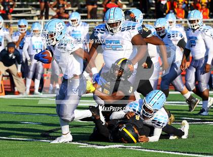 Thumbnail 3 in Compton vs. Dominguez (Hub City Bowl II) photogallery.
