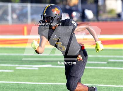 Thumbnail 3 in Compton vs. Dominguez (Hub City Bowl II) photogallery.