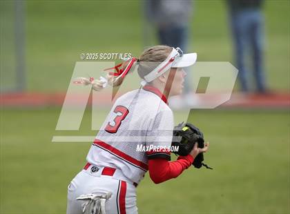Thumbnail 2 in Logan Elm vs Hillsboro (OHSAA D4 Regional Final) photogallery.