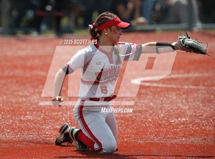 Thumbnail 3 in Logan Elm vs Hillsboro (OHSAA D4 Regional Final) photogallery.