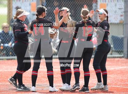 Thumbnail 3 in Logan Elm vs Hillsboro (OHSAA D4 Regional Final) photogallery.