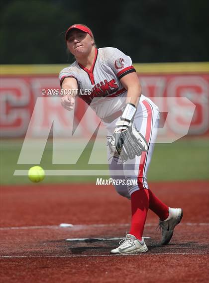 Thumbnail 3 in Logan Elm vs Hillsboro (OHSAA D4 Regional Final) photogallery.