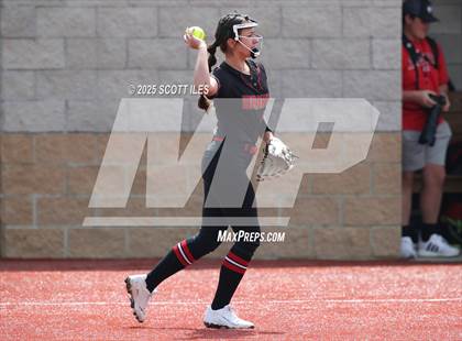 Thumbnail 2 in Logan Elm vs Hillsboro (OHSAA D4 Regional Final) photogallery.