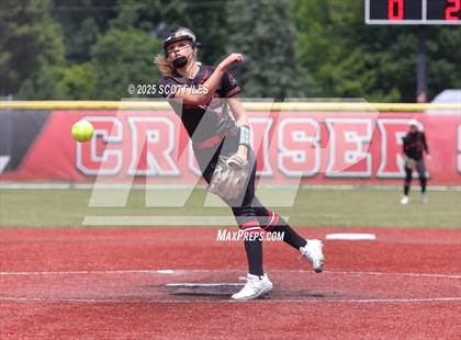 Thumbnail 2 in Logan Elm vs Hillsboro (OHSAA D4 Regional Final) photogallery.