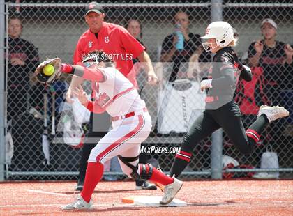 Thumbnail 3 in Logan Elm vs Hillsboro (OHSAA D4 Regional Final) photogallery.