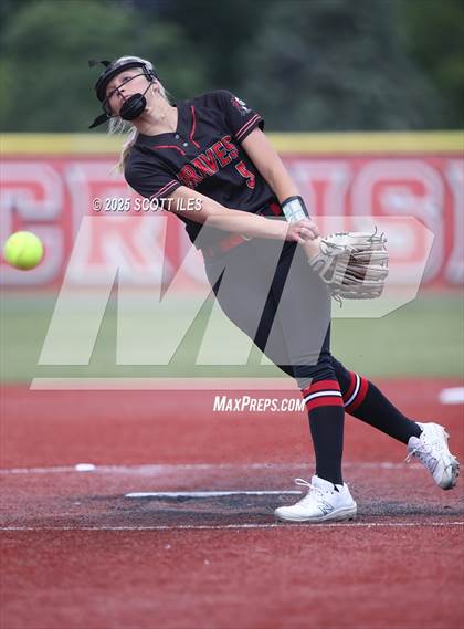 Thumbnail 1 in Logan Elm vs Hillsboro (OHSAA D4 Regional Final) photogallery.