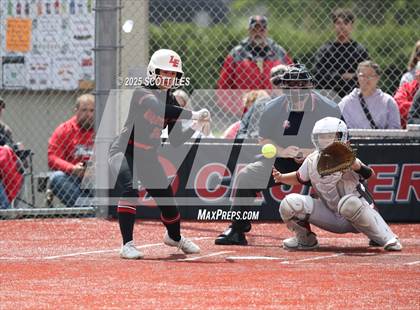 Thumbnail 2 in Logan Elm vs Hillsboro (OHSAA D4 Regional Final) photogallery.