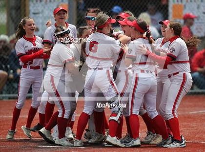 Thumbnail 2 in Logan Elm vs Hillsboro (OHSAA D4 Regional Final) photogallery.