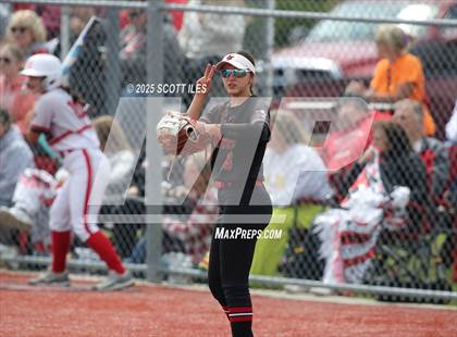 Thumbnail 2 in Logan Elm vs Hillsboro (OHSAA D4 Regional Final) photogallery.