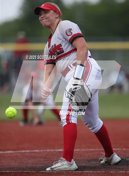 Thumbnail 3 in Logan Elm vs Hillsboro (OHSAA D4 Regional Final) photogallery.