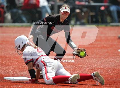 Thumbnail 2 in Logan Elm vs Hillsboro (OHSAA D4 Regional Final) photogallery.