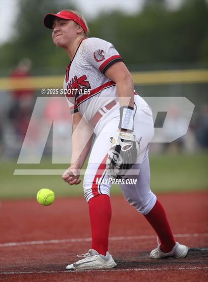 Thumbnail 1 in Logan Elm vs Hillsboro (OHSAA D4 Regional Final) photogallery.