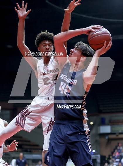 Thumbnail 3 in Independence vs. Redwood (CIF D2 Central Section Championship) photogallery.