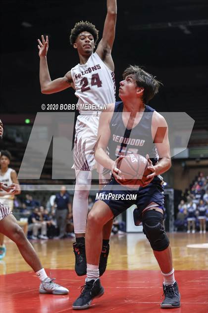 Thumbnail 2 in Independence vs. Redwood (CIF D2 Central Section Championship) photogallery.