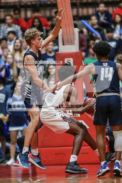Thumbnail 1 in Independence vs. Redwood (CIF D2 Central Section Championship) photogallery.