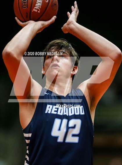 Thumbnail 3 in Independence vs. Redwood (CIF D2 Central Section Championship) photogallery.
