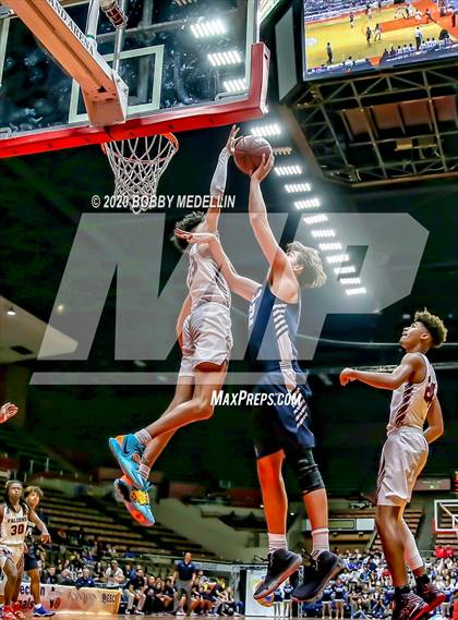 Thumbnail 2 in Independence vs. Redwood (CIF D2 Central Section Championship) photogallery.