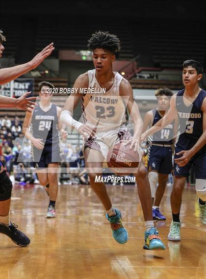 Thumbnail 1 in Independence vs. Redwood (CIF D2 Central Section Championship) photogallery.