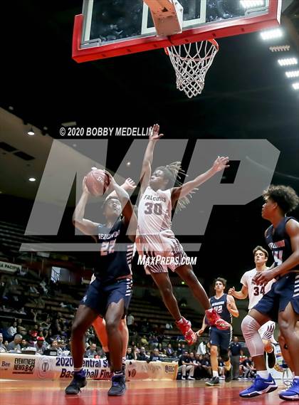 Thumbnail 2 in Independence vs. Redwood (CIF D2 Central Section Championship) photogallery.
