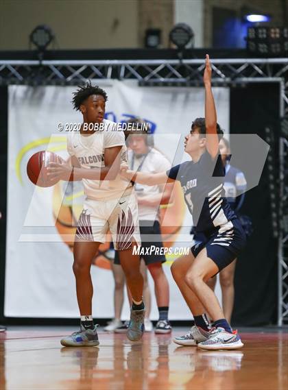 Thumbnail 2 in Independence vs. Redwood (CIF D2 Central Section Championship) photogallery.