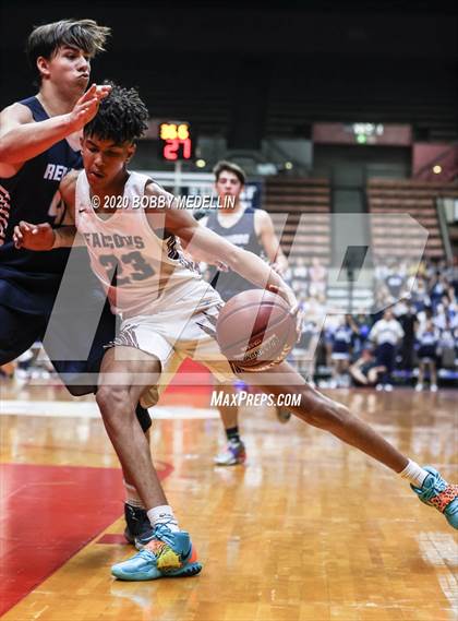 Thumbnail 2 in Independence vs. Redwood (CIF D2 Central Section Championship) photogallery.
