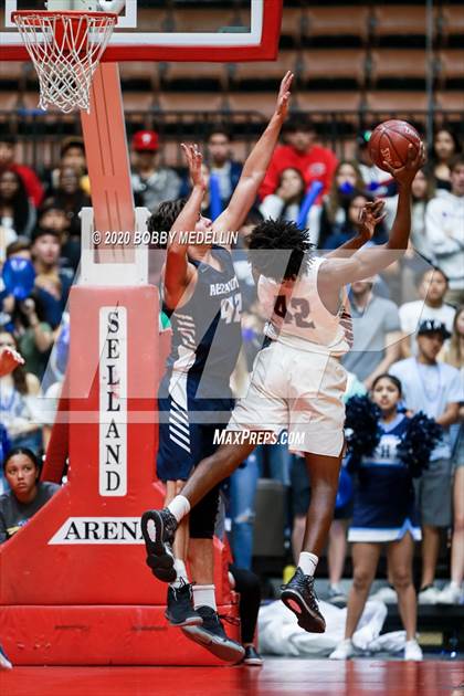 Thumbnail 3 in Independence vs. Redwood (CIF D2 Central Section Championship) photogallery.