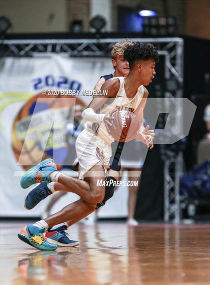Thumbnail 3 in Independence vs. Redwood (CIF D2 Central Section Championship) photogallery.
