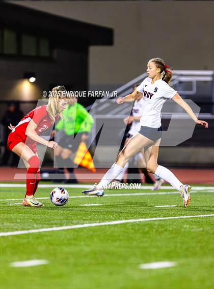 Thumbnail 3 in Troy vs. Mater Dei (CIF SS D1 Final)  photogallery.