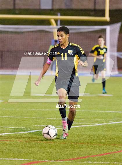 Thumbnail 2 in Hastings vs. Westhill (NYSPHSAA Class B Final) photogallery.