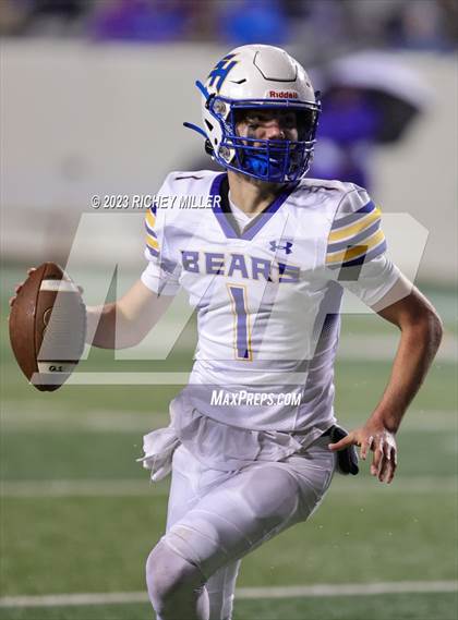 Thumbnail 1 in Spring Hill vs. Rector (AAA 8 Man Final) photogallery.