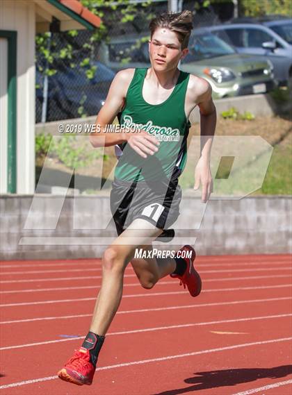Thumbnail 2 in FVL Championships (100, 200, 400, 800 Meter) photogallery.