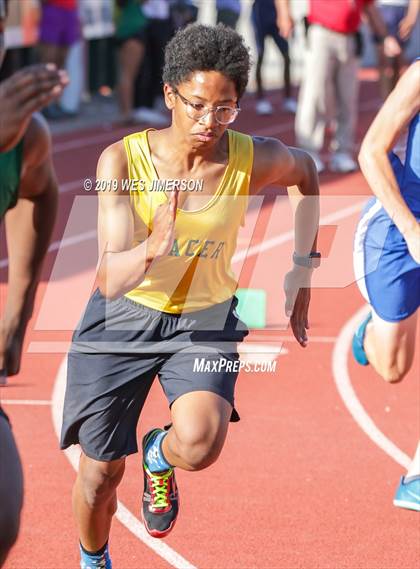 Thumbnail 1 in FVL Championships (100, 200, 400, 800 Meter) photogallery.