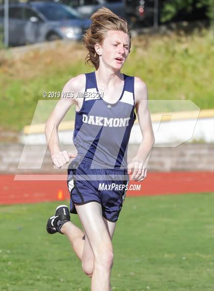 Thumbnail 2 in FVL Championships (100, 200, 400, 800 Meter) photogallery.