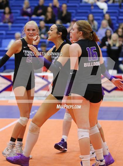 Thumbnail 1 in Fayetteville vs. Southside (AAA 6A State Final) photogallery.