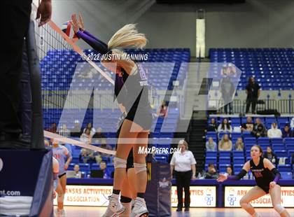 Thumbnail 1 in Fayetteville vs. Southside (AAA 6A State Final) photogallery.