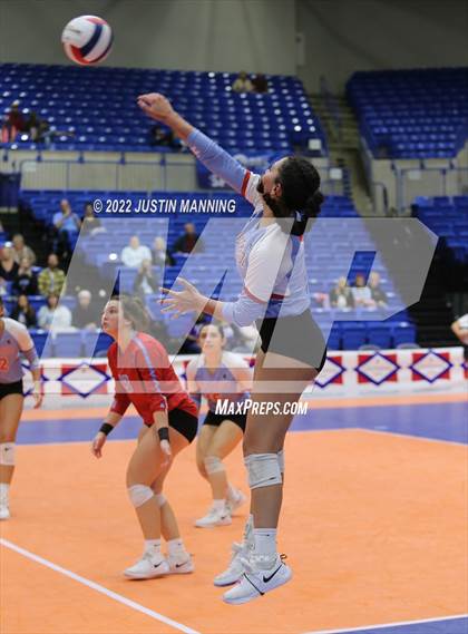 Thumbnail 1 in Fayetteville vs. Southside (AAA 6A State Final) photogallery.