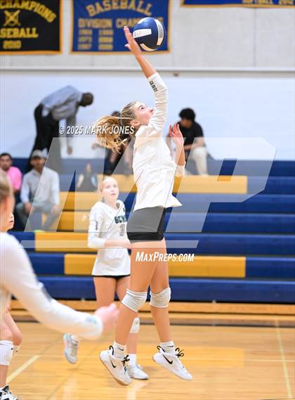 Thumbnail 1 in JV: Bourgade Catholic vs. Gilbert Christian photogallery.