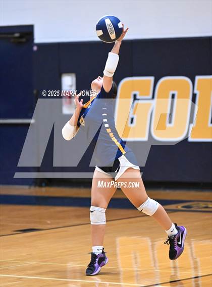 Thumbnail 1 in JV: Bourgade Catholic vs. Gilbert Christian photogallery.