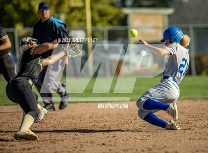 Thumbnail 3 in Millard North vs. Lincoln Southeast photogallery.