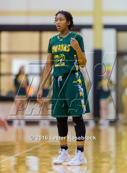 Thumbnail 2 in Poth vs. Cole (3A Area Playoffs) photogallery.